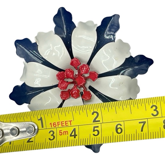 Vintage Navy White Enamel Floral Brooch with Red Accents Patriotic - Picture 4 of 4